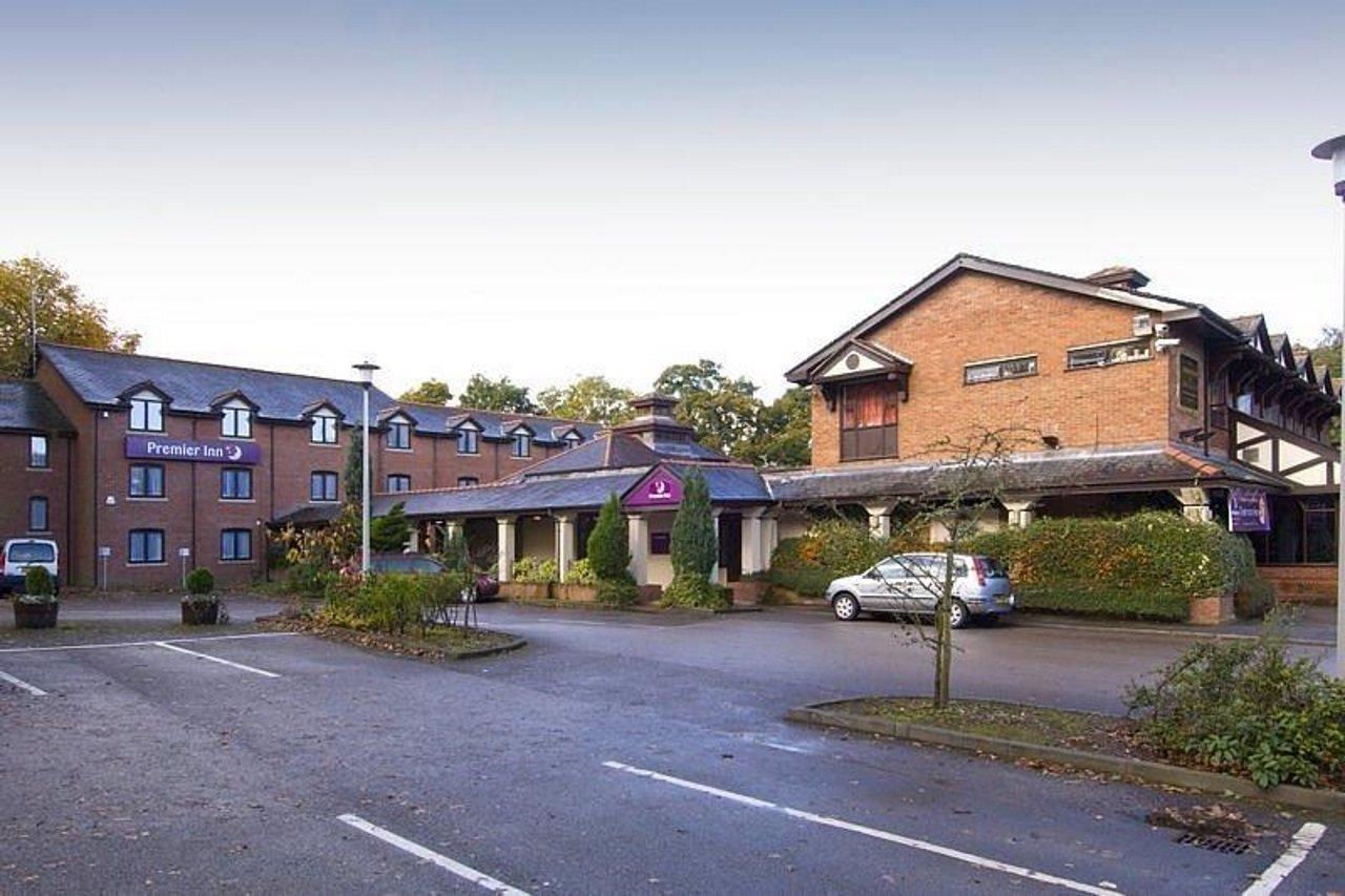 Premier Inn Manchester - Wilmslow Exterior foto