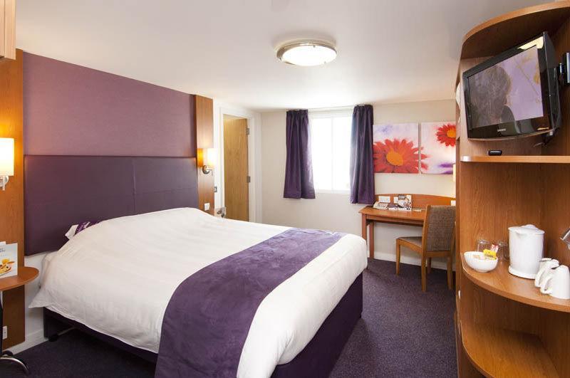 Premier Inn Manchester - Wilmslow Exterior foto